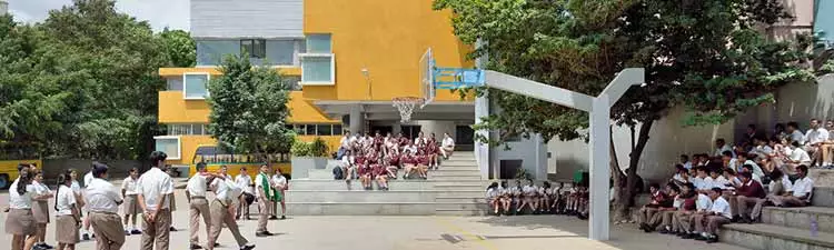 CMR National Public School - campus