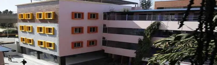 Sree Saraswathi Vidya Mandira - campus